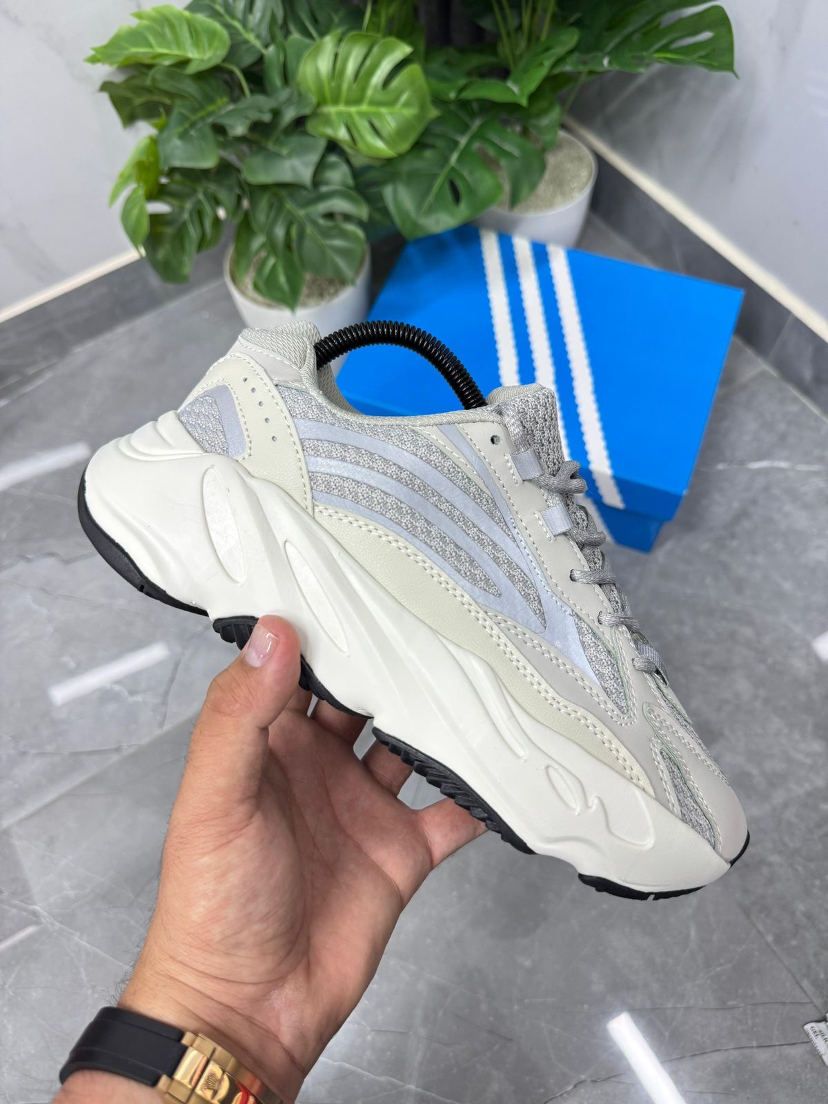 AD 001