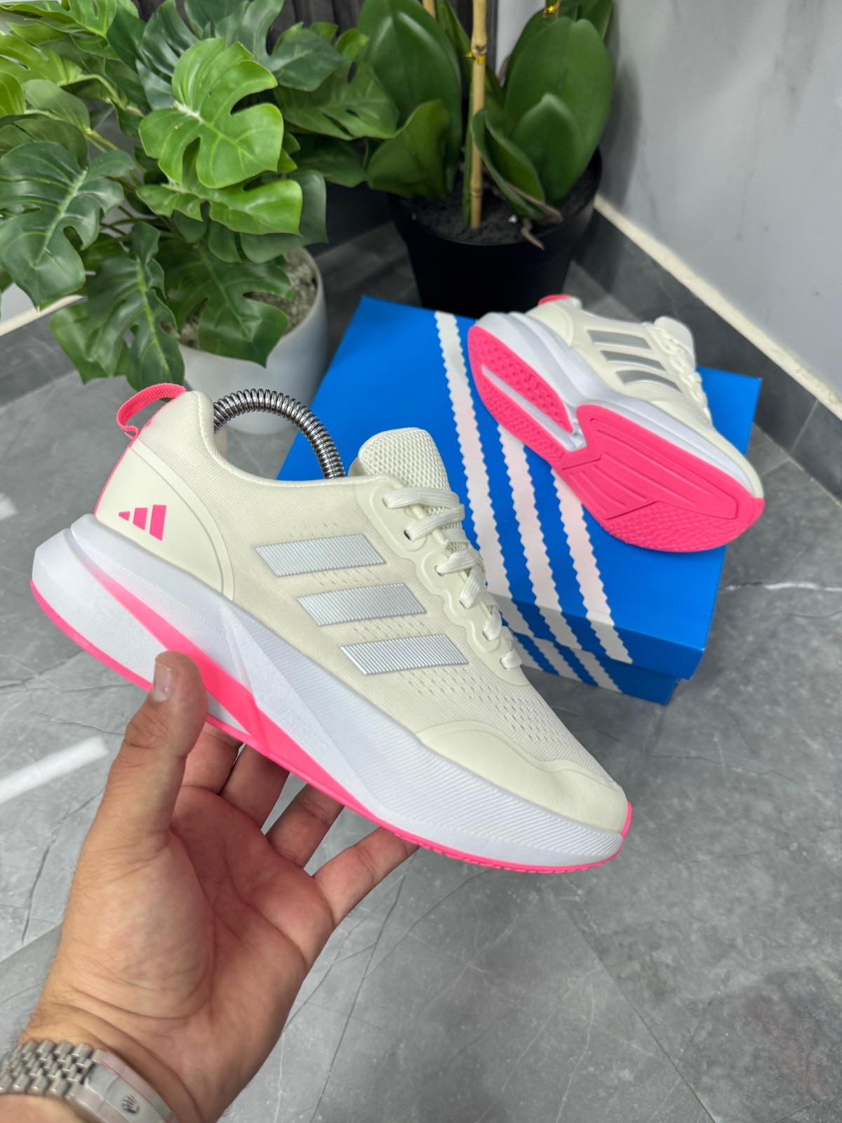 AD 005
